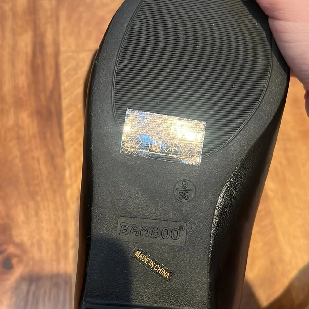 NWT Bamboo Woman’s Black Bow Flats Size 9
